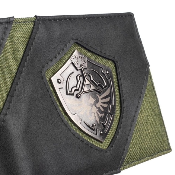 Zelda Shield Bi-Fold Wallet - Picture 2 of 4